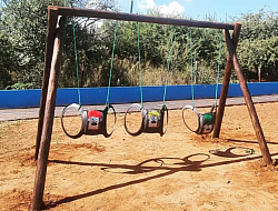 Triple swing set